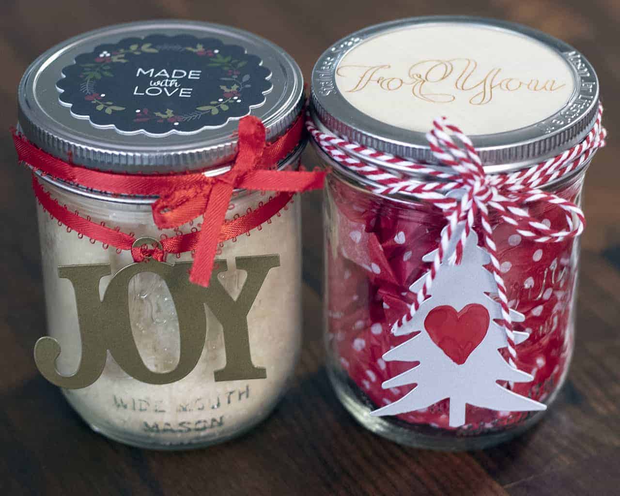 jar-jewelry-christmas-lids-inserts-tags-twine-joy-christmas-tree-mason-jars-decorated-gift-wood