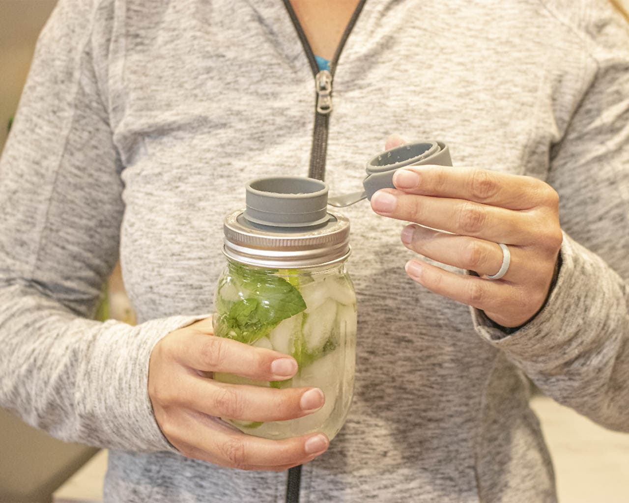 Leak Proof Silicone Chug Lids for Regular Mouth Mason Jars