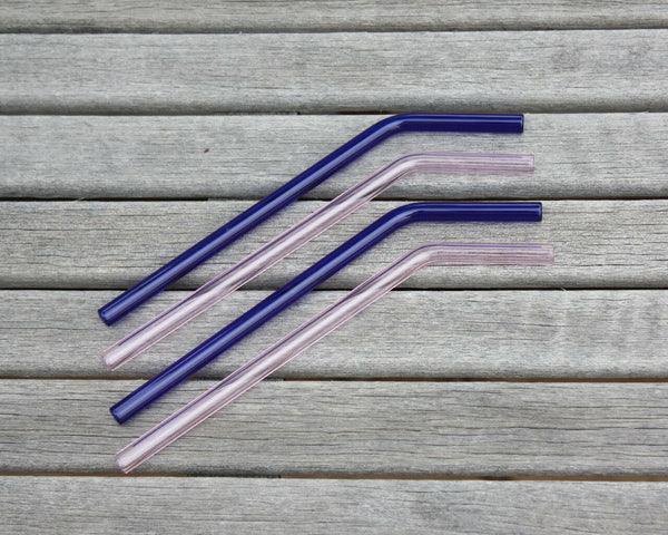 https://masonjarlifestyle.com/cdn/shop/files/mason-jar-lifestyle-medium-pink-blue-glass-straws-pint_grande.jpg?v=1695765667