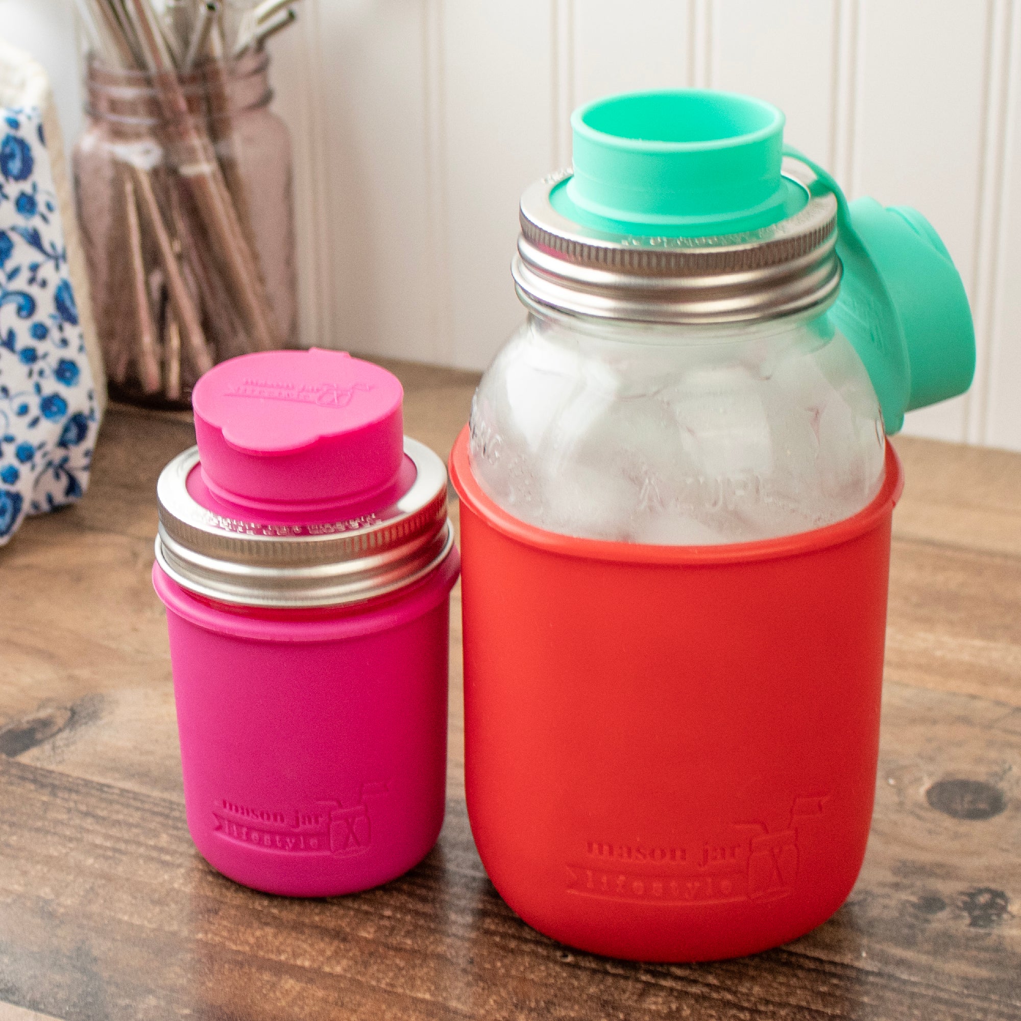 The silicone chug lid on 8oz and 32oz jars.