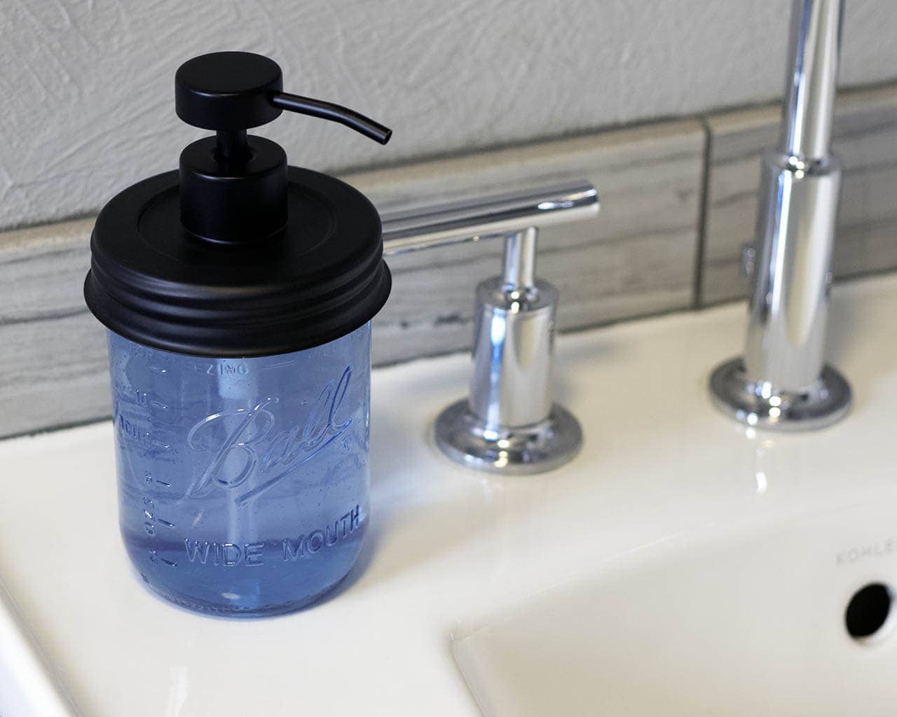 mason-jar-lifestyle-threaded-soap-pump-dispenser-lid-adapter-kit-wide-mouth-blue-ball-mason-jar-matte-black-#2-sink
