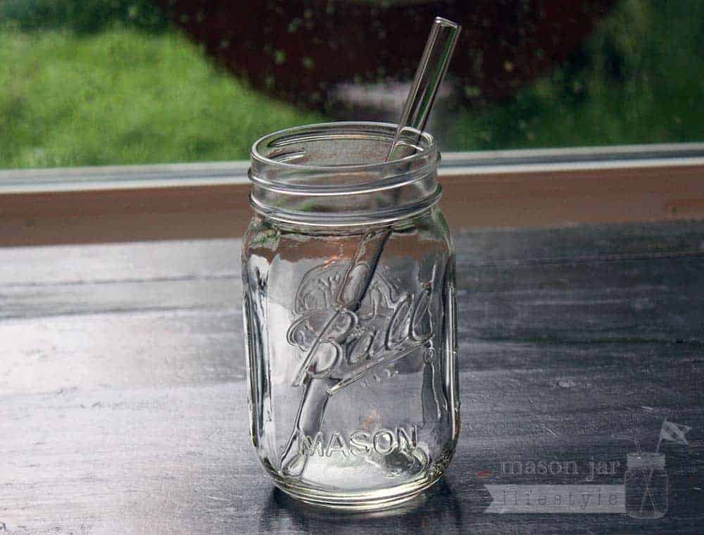 Thick glass smoothie straw in pint Ball Mason jar