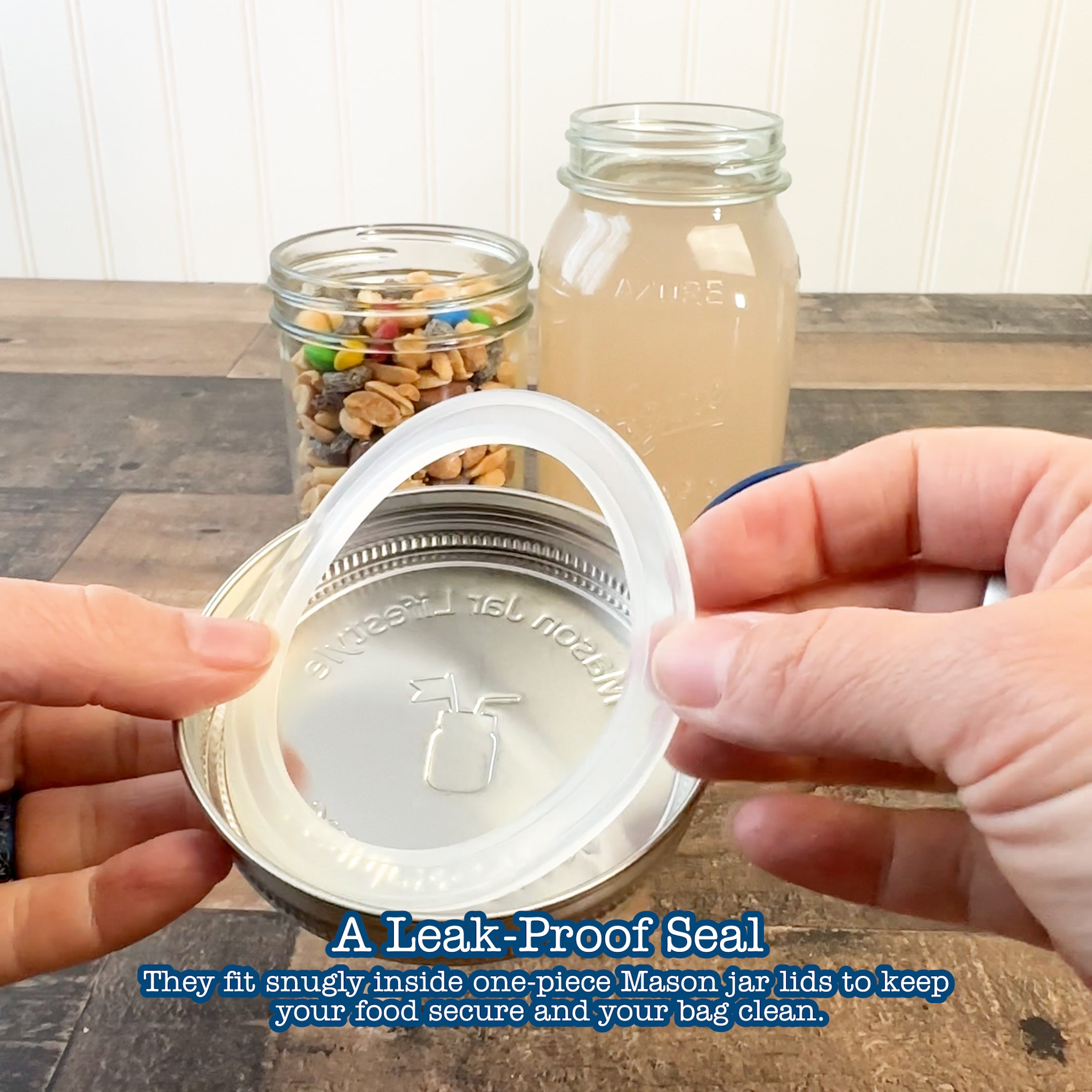 Shows the leak-proof seal by sealing a lid and shaking it upside down vigorously.
