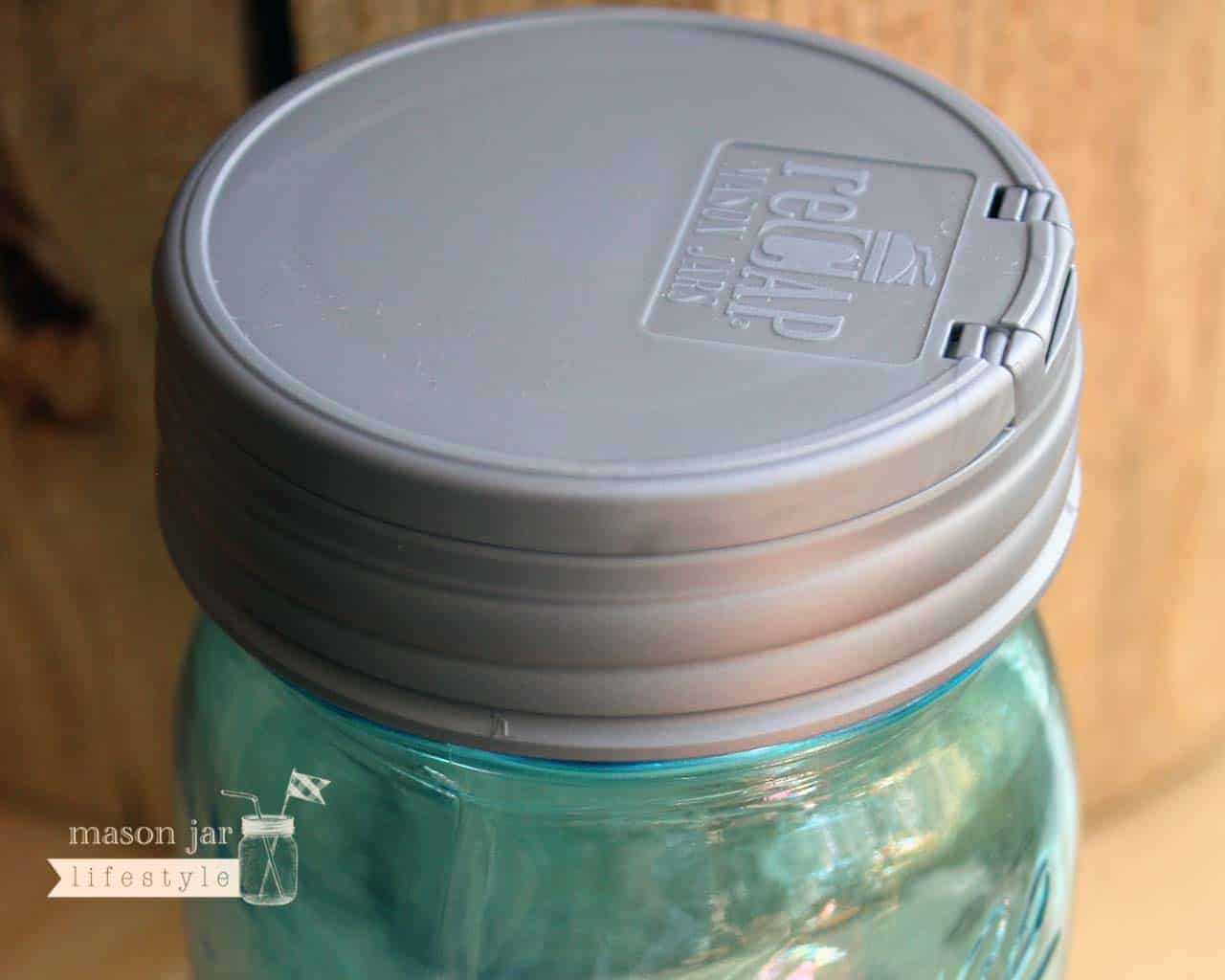 reCAP® Mini Mason Jar Shaker Lids, Black