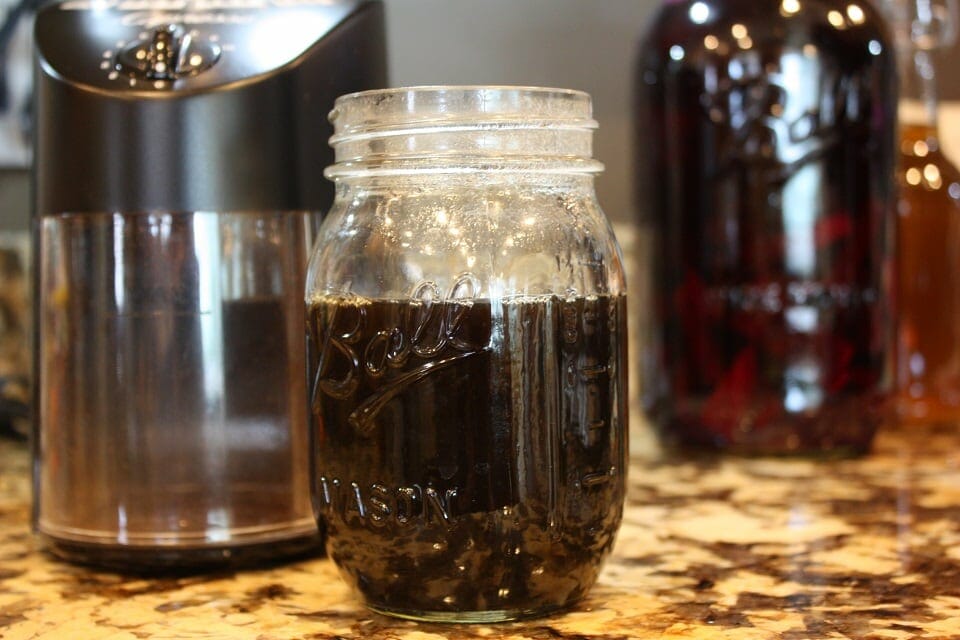 Mason Jar Lifestyle regular mouth pint with black morning hot coffee